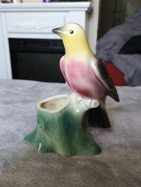 Beautiful Vintage Ceramic Bird Planter by Royal Copley in Great Condition 7" x 5